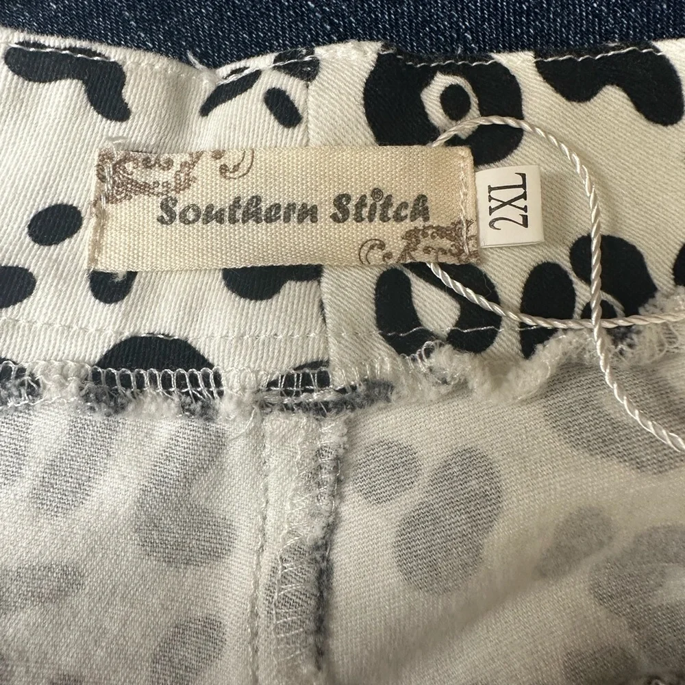 Southern Stitch stylish Black and White Leopard Print Women's Shorts